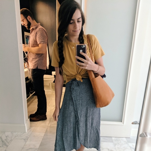 Meet your Posher, Lexi - Picture 2 of 2